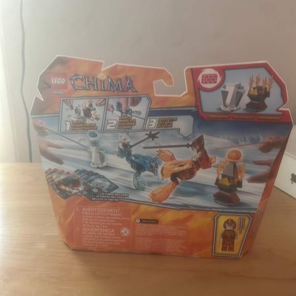 LEGO Chima 70156 Fire vs. Ice Building Toy - Picture 2 of 3